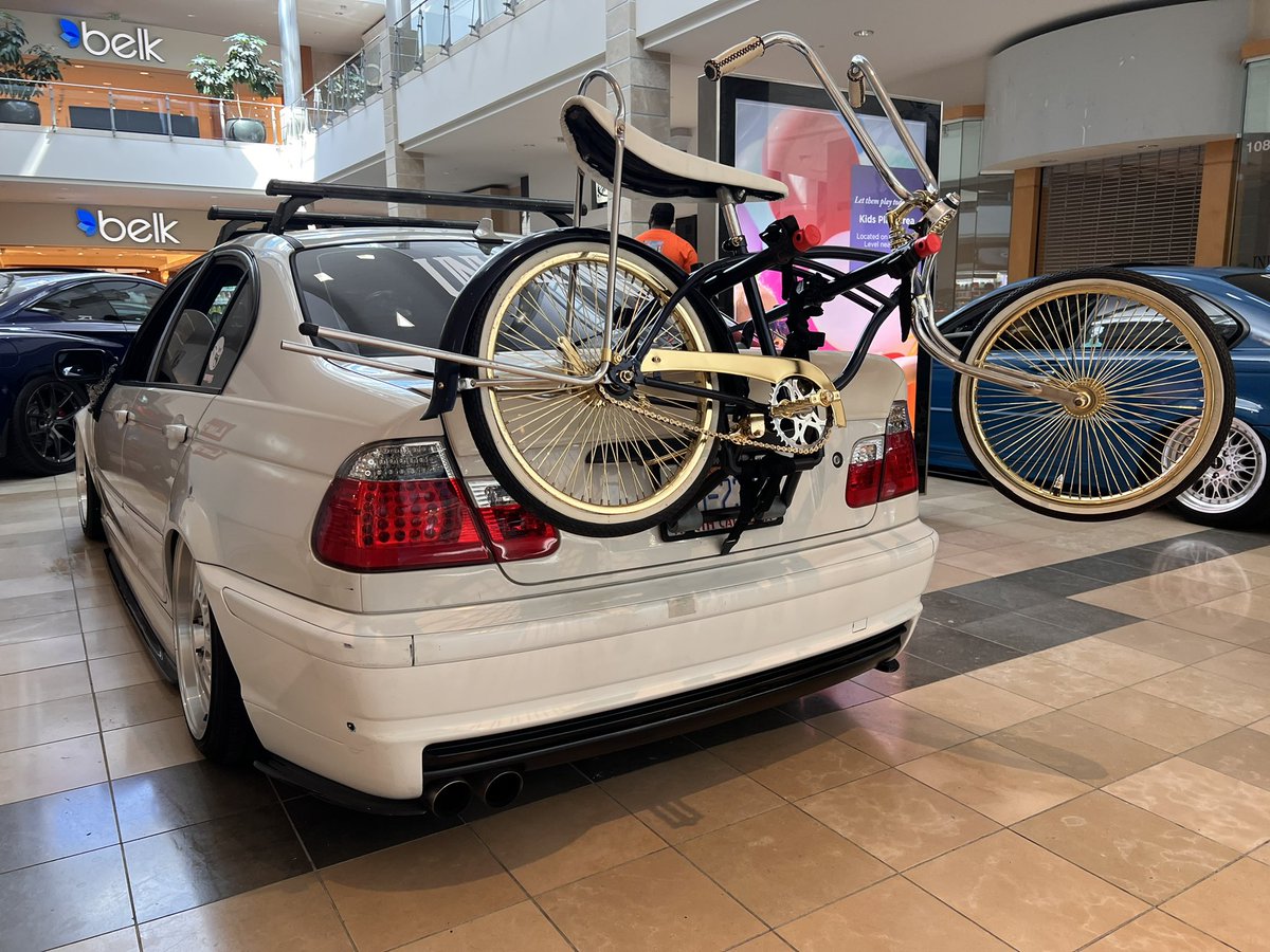 blakesley_'s tweet image. They put cars in the mall