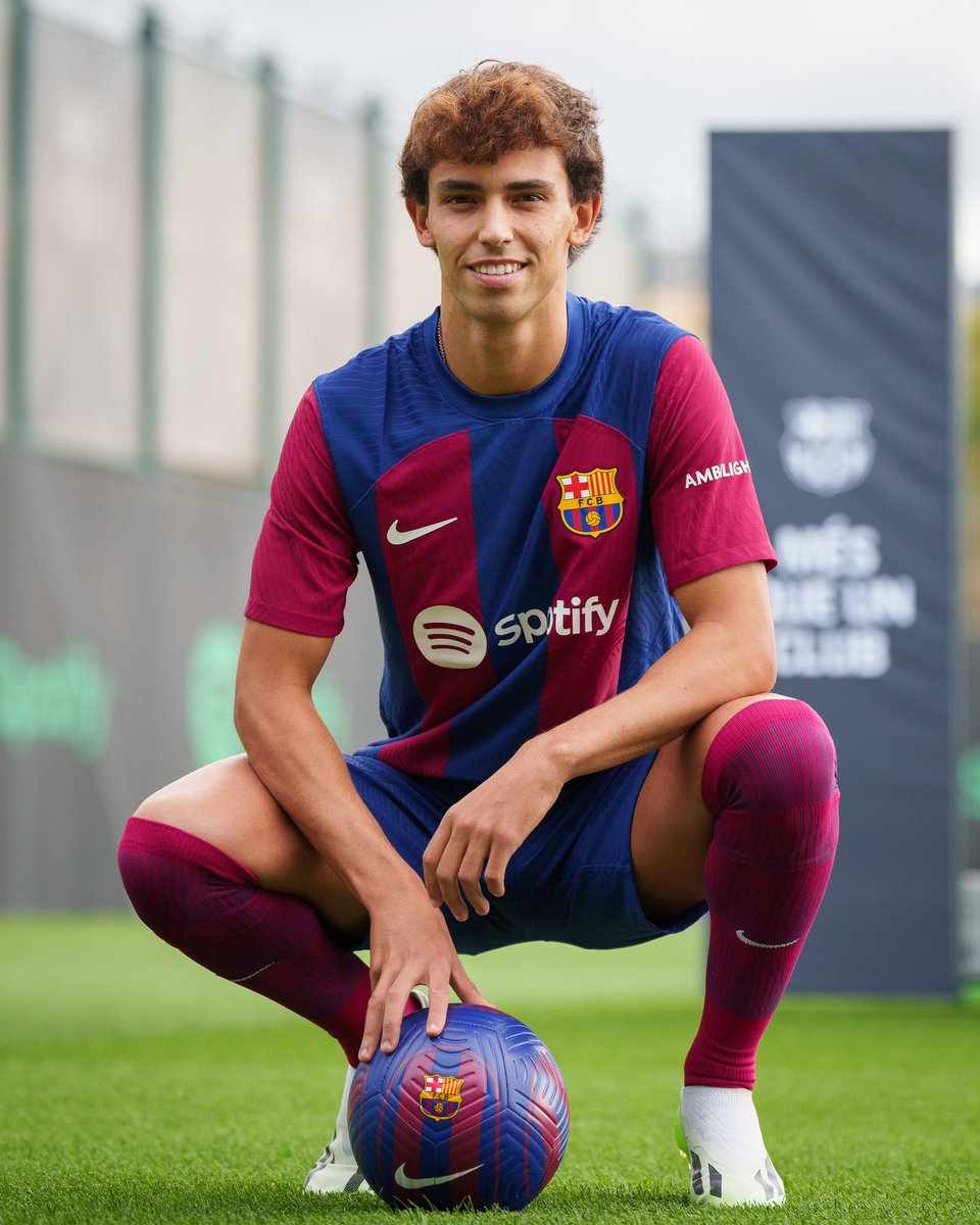joaofelix70's tweet photo. El sueño se hizo realidad!🤞🏽
Visca el Barca!💙❤️ https://t.co/2R5iV6KEko