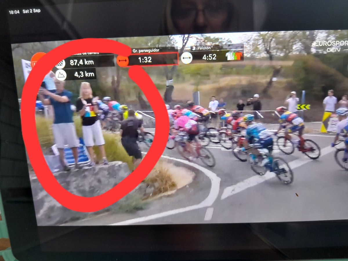 salchapman67's tweet photo. Great couple of days watching La Vuelta. Hats off to you for commentating @Perryguitar666 they went by so fast! https://t.co/8oqeVuMpdP