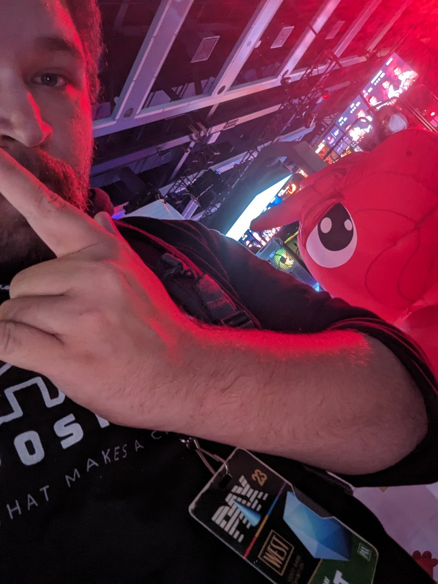 True9Josh's tweet photo. #GetLuckyAtPAX #MSI https://t.co/IqTmixjOFu