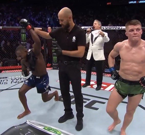 LempireMMA's tweet photo. J’AAAAAAAAIME BIEN #UFCPARIS https://t.co/z7EumDcLka