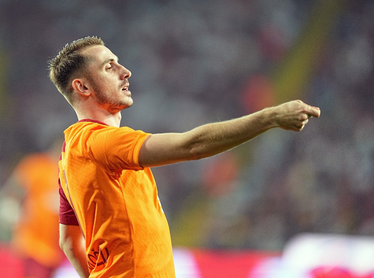 GalatasaraySK's tweet image. 𝑺𝒊𝒉𝒊𝒓𝒃𝒂𝒛. 🪄 ⚡️

#GFKvGS