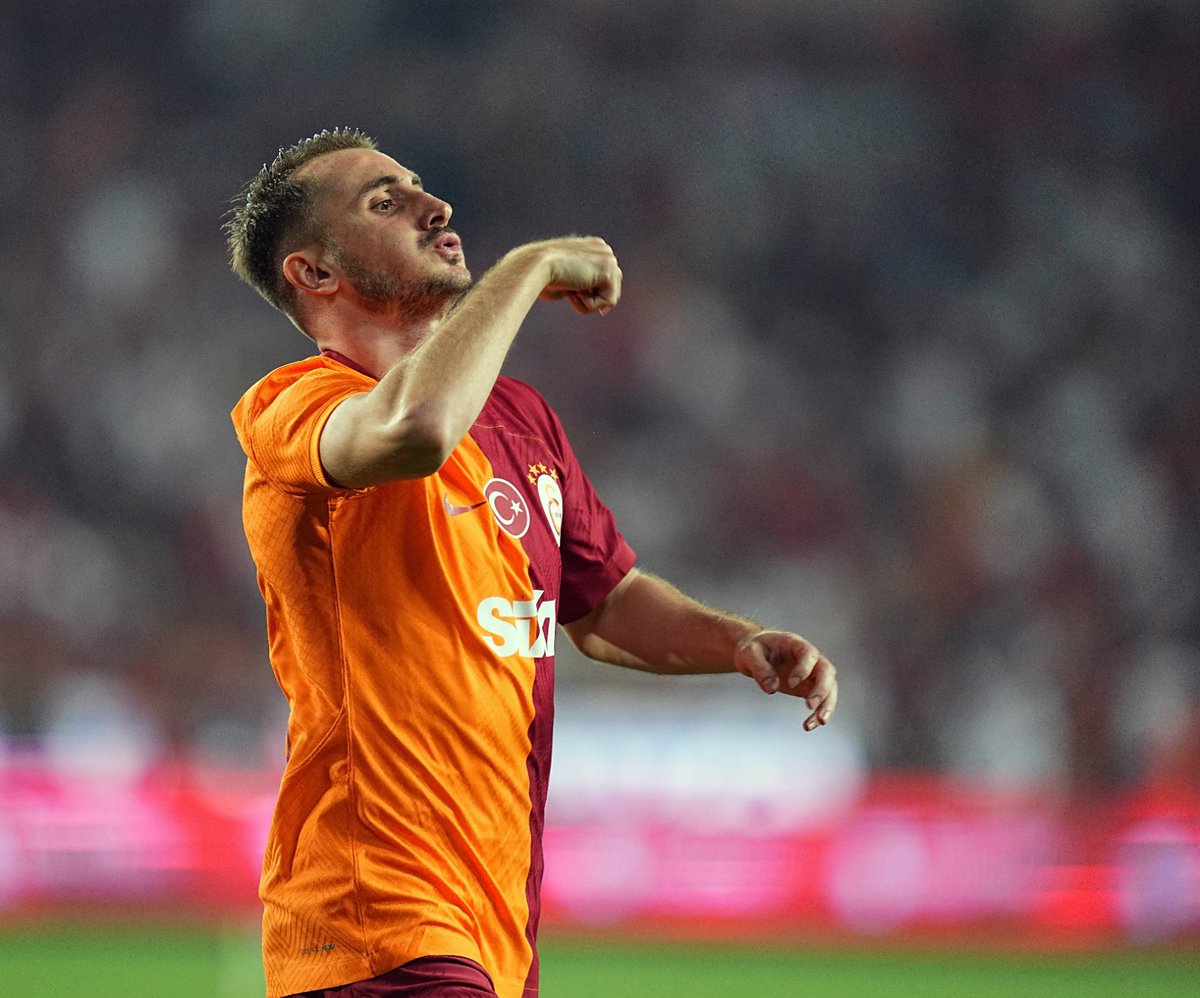 GalatasaraySK's tweet image. 𝑺𝒊𝒉𝒊𝒓𝒃𝒂𝒛. 🪄 ⚡️

#GFKvGS