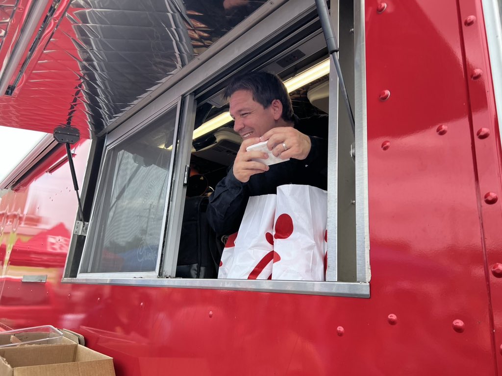 GovRonDeSantis's tweet photo. It was my pleasure to help serve the Horseshoe Beach community today.
 
Thank you to @ChickfilA for supporting our recovery efforts. https://t.co/WDd6KlEa8Q
