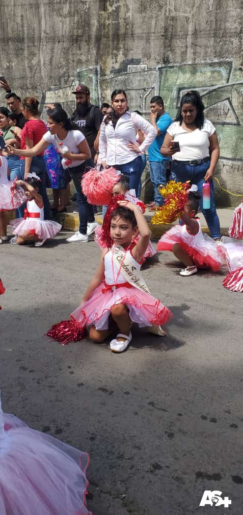 AdelanteSiempr_'s tweet photo. Celebración con amor, fervor y en paz, los centros educativos dieron inicio este 02 septiembre al plan de celebración de fiestas patrias 2023 "Amor a Nicaragua"💙🤍💙🫂🕊️

#PatriaBenditayLibre
#AmoraNicaragua https://t.co/KBYMvdpYY2