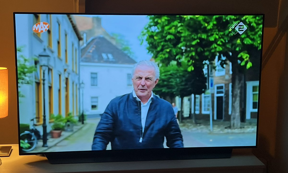 EstherRuesen's tweet photo. Ja hoor daar is Doesburg weer op @NPO2 @Lvdm1961 😎👍🏻
Mooi die ode aan de IJssel !
En laten we dan vooral ook die @OIjssel niet vergeten.
#hanzestad #Doesburg #mosterd #oudstecafévanNederland @OmroepMAX #langsdeijssel #zaterdagavond #achterhoek https://t.co/xGFLJWpncx