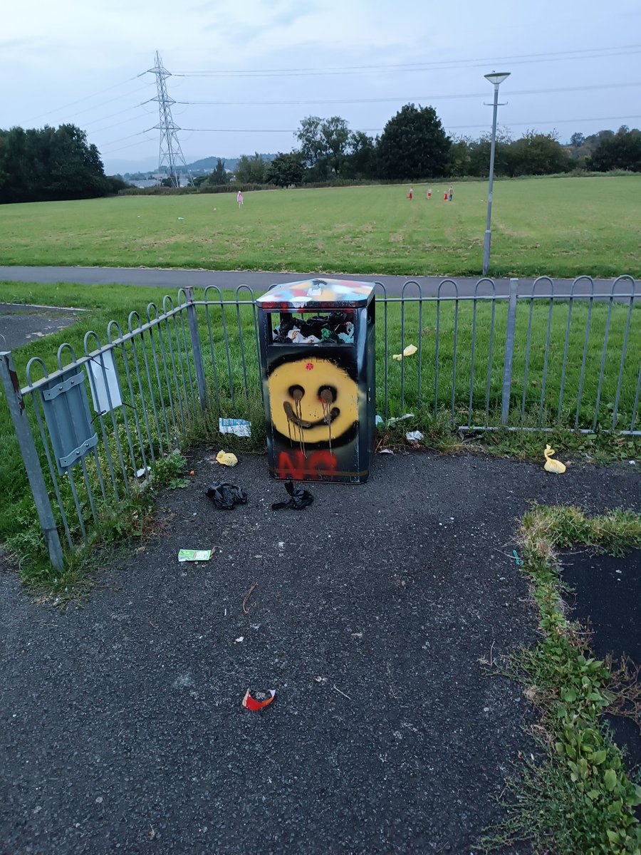 strayobject's tweet image. Hello @RenCouncil 
I think we need more frequent bin pickup in the children playground

maps.app.goo.gl/Fra5hpHBtNag6K…
