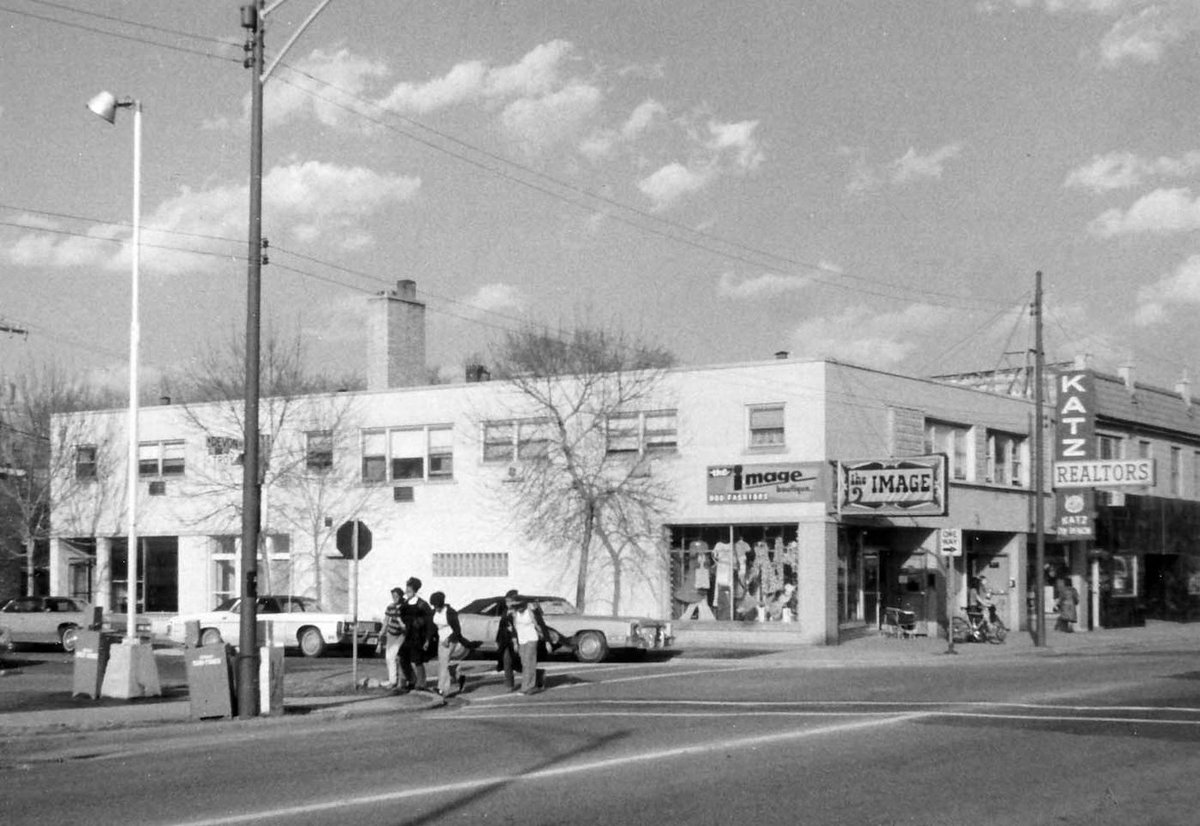 1973 photo looking towards The Image Fashions and Katz realtors - corner of Devon &amp; Troy in West Ridge