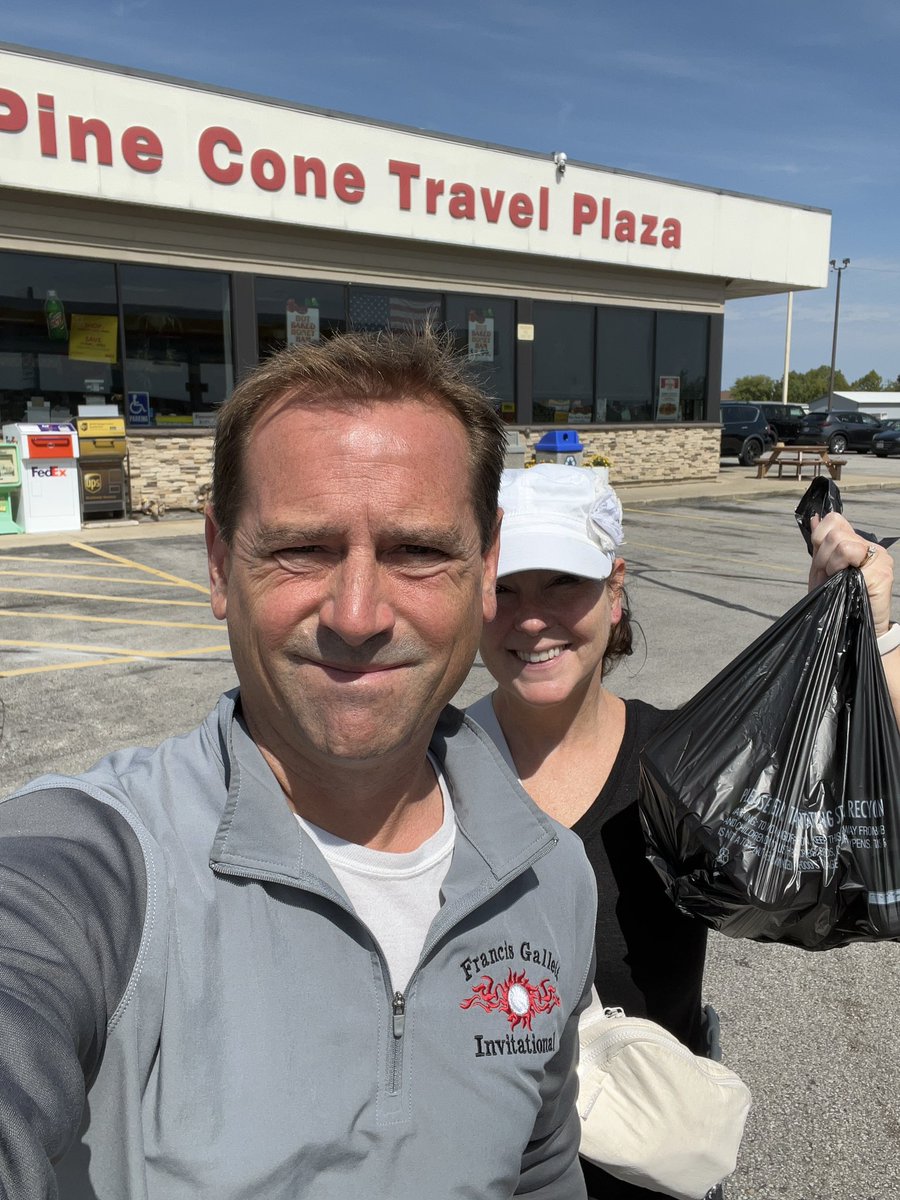 vincevitrano's tweet photo. Dang! Pinecone selling strawberries and raspberries today for a buck a carton. #MandatoryStop https://t.co/rZKVG8MfU1