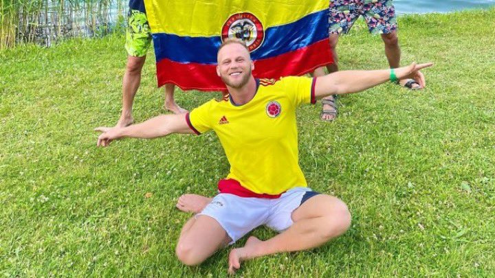 JuampaSantos's tweet photo. ¿Quien representa mejor a Colombia?

🔁 Dominic Wolf
❤️ Tampon triste 

💬 Comenta 👇 https://t.co/lcHcZWzBeS