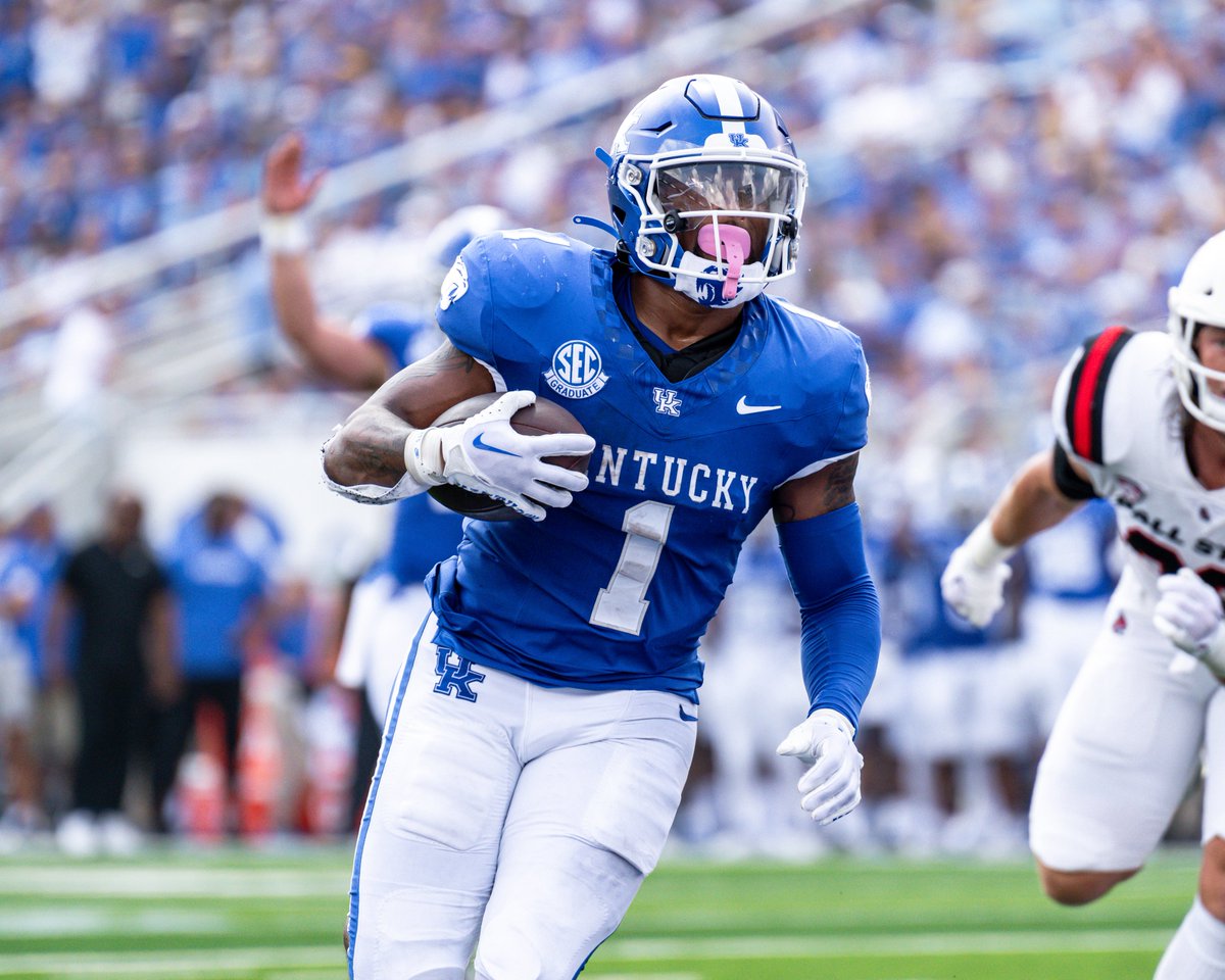 UKFootball's tweet photo. Touchdown @Ray_Davis07. 30-yard run.

Kentucky 44, Ball State 14 (00:06, 4Q) https://t.co/uUPYFUHcKu