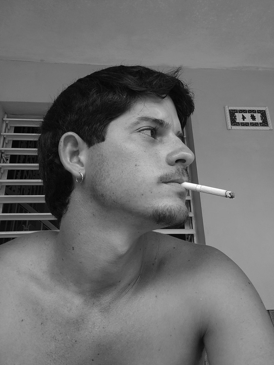 henriqez tweet media