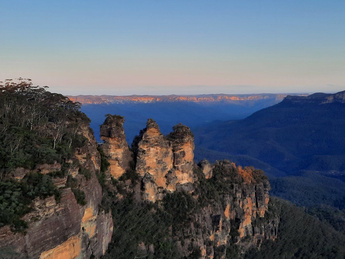 Lewis Blunn (@lewis_blunn) on Twitter photo Had a fantastic time at #ICUC11Sydney. Took in the Blue Mountain views on our last day. Onwards now to the Bureau where <a href="/MatLipson/">Mathew Lipson</a> and I are developing an anthropogenic heat emissions model for the Unified Model. Had a fantastic time at #ICUC11Sydney. Took in the Blue Mountain views on our last day. Onwards now to the Bureau where <a href="/MatLipson/">Mathew Lipson</a> and I are developing an anthropogenic heat emissions model for the Unified Model.