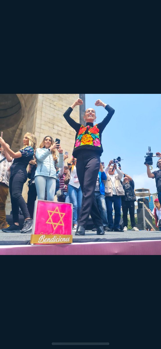 derecho_no's tweet photo. Que ya ganoooo que el pueblo ya decidió que @Claudiashein es presidente . Se ven bien mal no dejando practicar la democracia a todo vigor . Mujer , madre , amiga , presidenta. Es claudia @OHarfuch @martibatres @Luis_diazdeleon @rosaicela_ @RedAMLOmx los queremos a todos mucho .Mx https://t.co/zt9g6vPESO