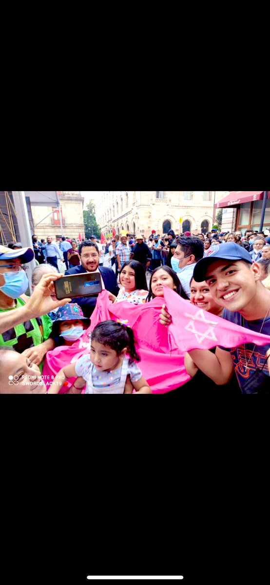 derecho_no's tweet photo. Que ya ganoooo que el pueblo ya decidió que @Claudiashein es presidente . Se ven bien mal no dejando practicar la democracia a todo vigor . Mujer , madre , amiga , presidenta. Es claudia @OHarfuch @martibatres @Luis_diazdeleon @rosaicela_ @RedAMLOmx los queremos a todos mucho .Mx https://t.co/zt9g6vPESO