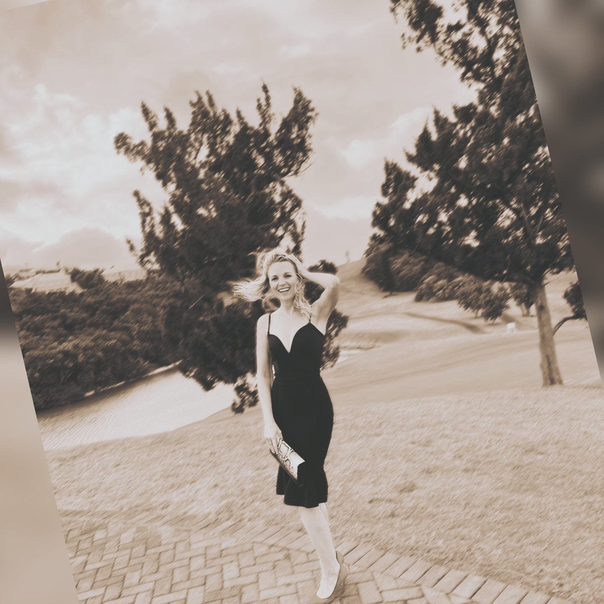 brooke_burfitt's tweet photo. The summer wind came blowing in from across the sea, It lingered there to touch your hair
#bankholiday #bermuda #summertime #poststorm #windswepthair https://t.co/bOCRscCsOd