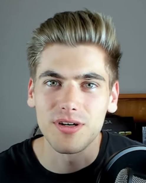 uhuru_junior's tweet image. Kyle from Web dev simplified , The JavaScript guy