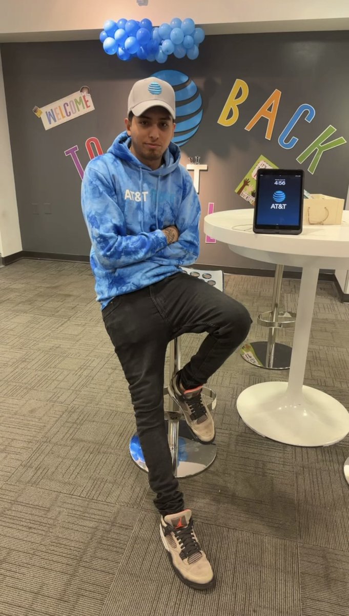 Newport on the back to school promos 📚📱🎉 come shop with us !! <a href="/dan_0092/">Daniel Martinez</a> <a href="/MiguelPerez_NJ/">Miguel Perez</a> <a href="/mrodriguez_bk/">Mari Rodriguez</a>