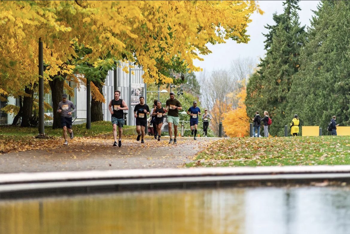 Our Tuesday Run Club for the fall starts this week, September 5! All paces and levels welcome…join us! #RunVan 

therightshoe.ca/tuesday-run-cl…