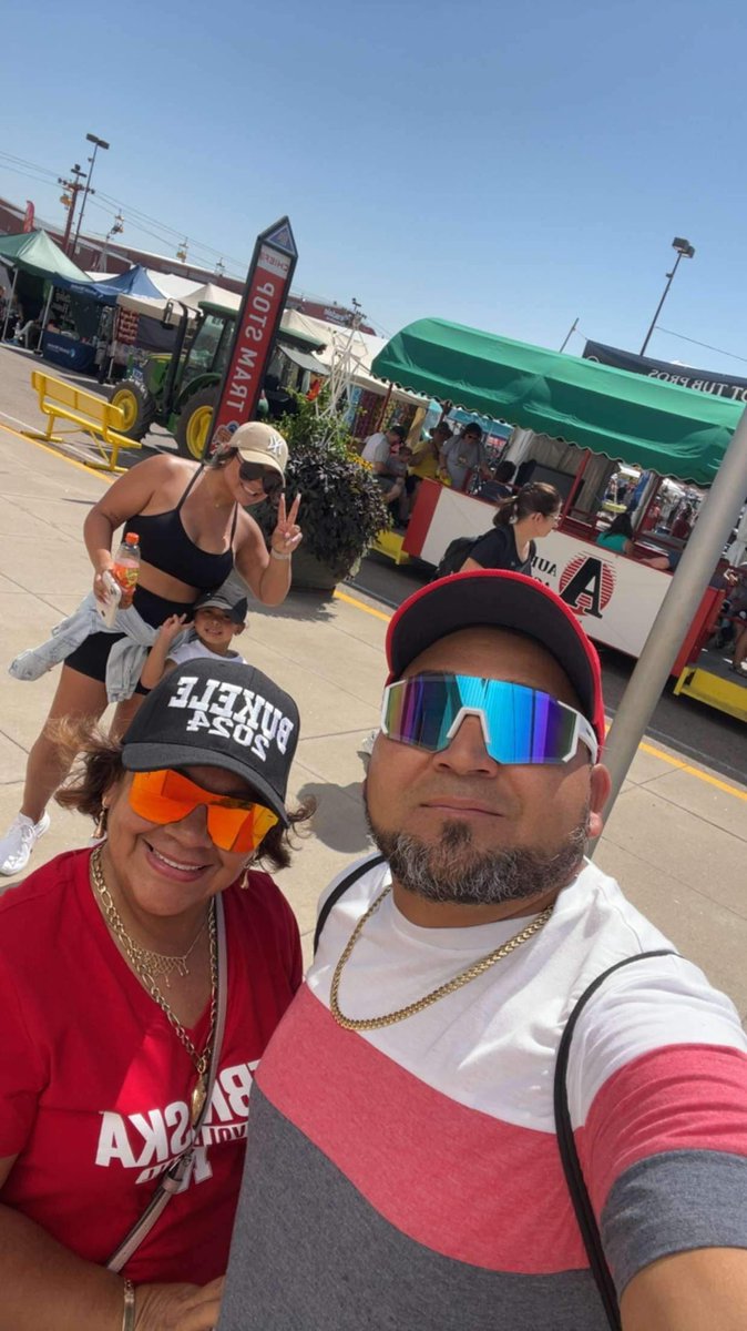 rosymjia1's tweet photo. Saludos desde Nebraska 🎡🇸🇻👏👏 https://t.co/ZWSOZMsTac