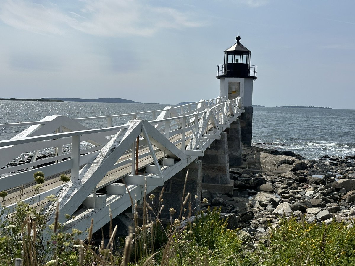 MeteoroloJess's tweet photo. Love this lighthouse. #MarshallPoint https://t.co/AP5cIEZ85p