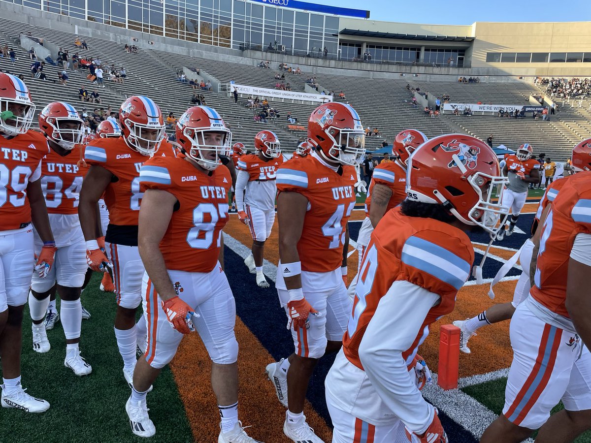 ColinDeaver_'s tweet photo. UTEP takes the field in the 1988 throwbacks. Kickoff vs. Incarnate Word at 7 pm. https://t.co/qbcQFVh4iG