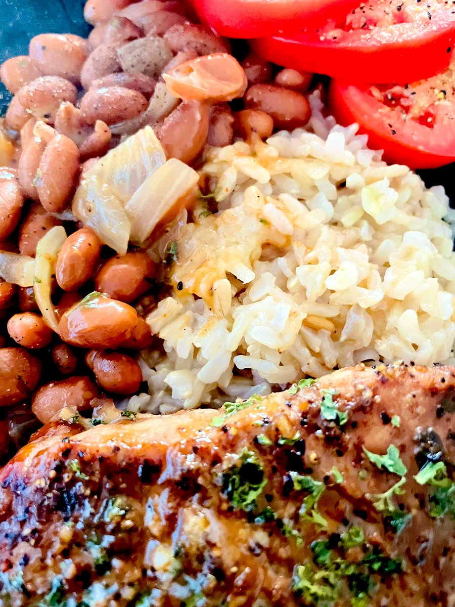 amethystgem2120's tweet photo. Southern Comfort~
Brown Rice
Pinto Beans
Boneless Chops https://t.co/wQJR9fz92D