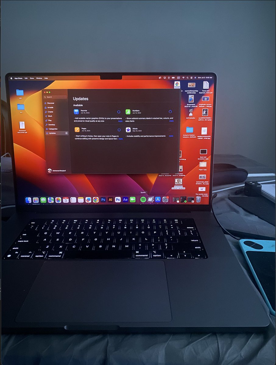 مرحبا اصدقائي مرت فترة طويلة على تفاعلي. هده السنة كنت صعبة ومليئة بالتجارب الجديدة. الجميل في الأمر هو اني تعلمت الكتير ومن ضمن الأشياء التي سأشركها معكم هي رحلتي في تعلم الأنيميشن على الأفتر افكت, التي بدأتها مؤخرا.

انتظروني سأنشر بعض الفيديوهات والجرافيك في الأيام القادمة