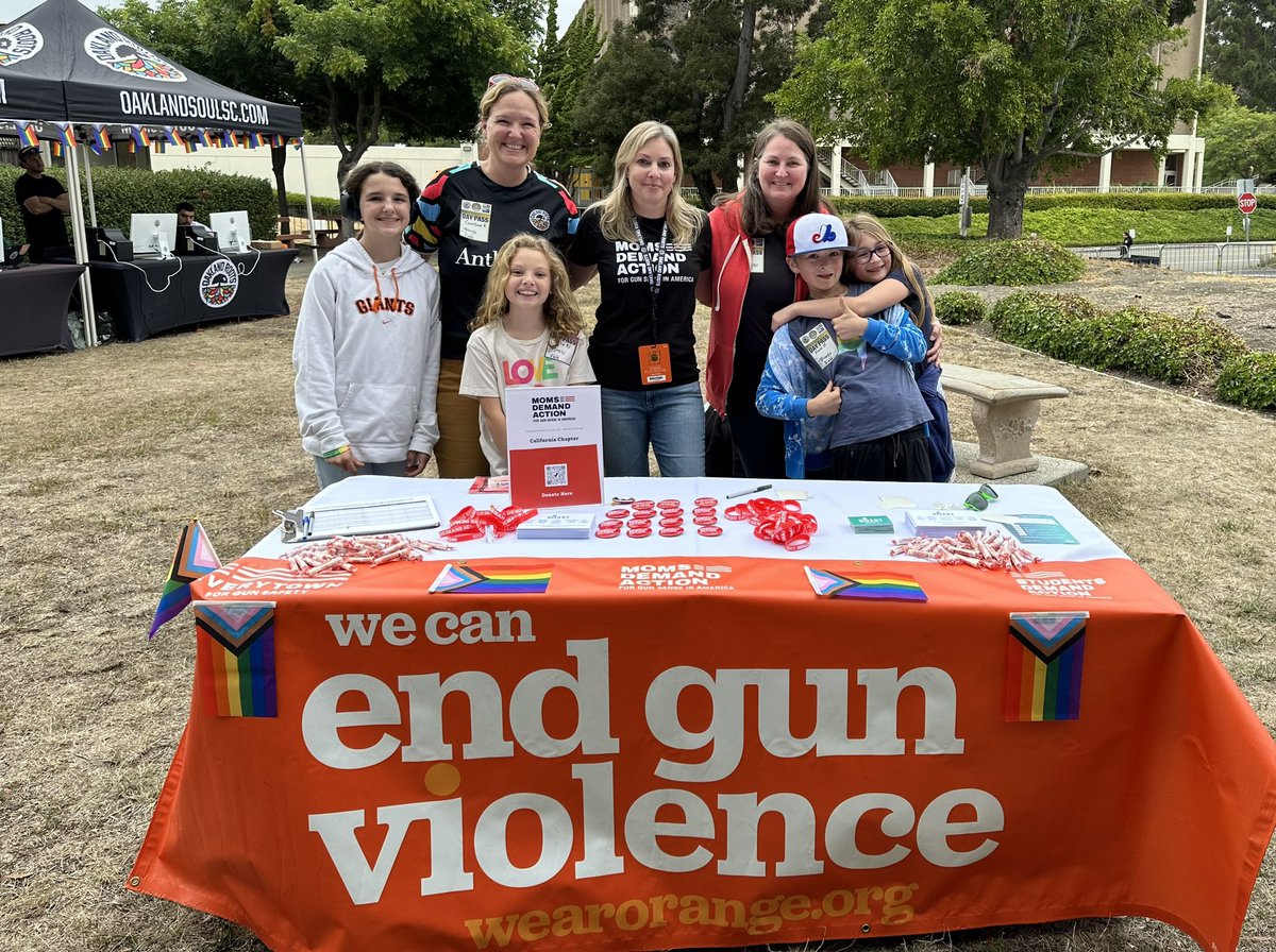 It’s Pride Night🏳️‍⚧️🏳️‍🌈 at the @oaklandrootssc game!! Stop by the @MomsDemand table and learn how you can help #EndGunViolence!!

We are looking forward to this big NorCal rivalry game against @sacrepublicfc!! Go Roots!!🌳🖤⚽️

#OAKvSAC #KnowYourRoots #DisarmHate @cakoorn