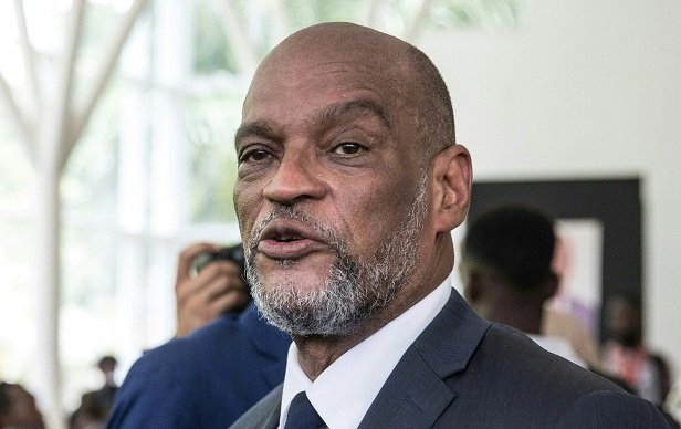 RolandAchild's tweet photo. Mesye #PM #Prezidan  @DrArielHenry kisa w rete ap regle nan tèt peyi a  toujou,  èske kantite moun akolit ou yo asasinen deja yo pa ase  ?
Ou p ap travay pou pèp Ayisyen ...Se restavèk Kò Gwoup ou ye . Listwa gen pou jije w !
#AR https://t.co/3wLBf7azUw