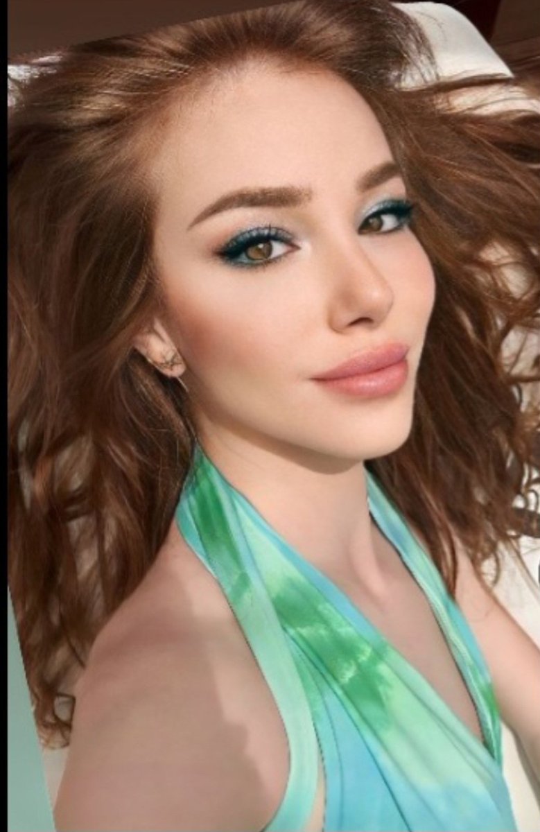 Algunas reinas no necesitan corona , nacen con ella 🧡🫶☘️
#ElçinSangu 
#ÇöpAdam