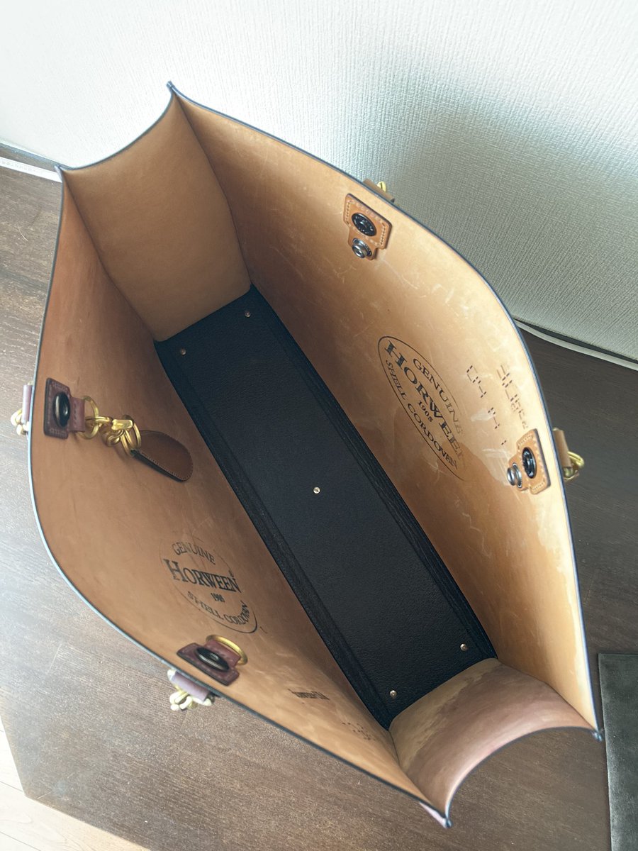 three2four212's tweet image. ウィスキーとマーブルのコンビ。コードバントートバッグ完成。いや〜凄いのできたな。