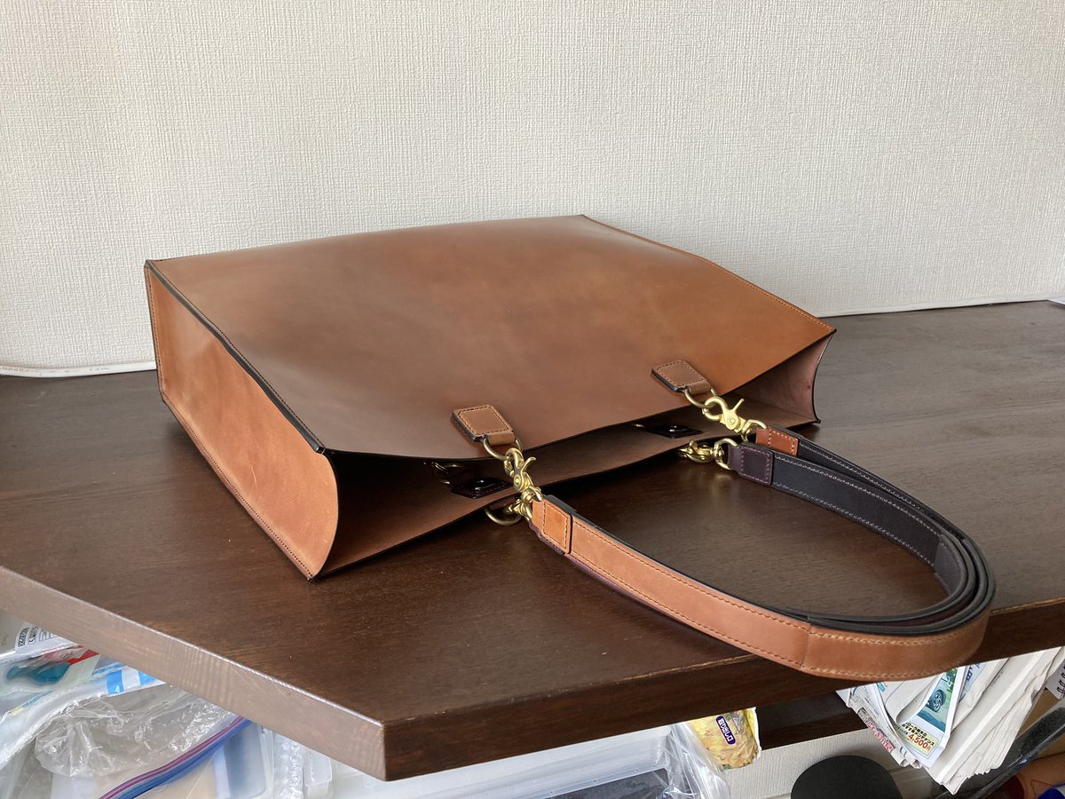 three2four212's tweet image. ウィスキーとマーブルのコンビ。コードバントートバッグ完成。いや〜凄いのできたな。