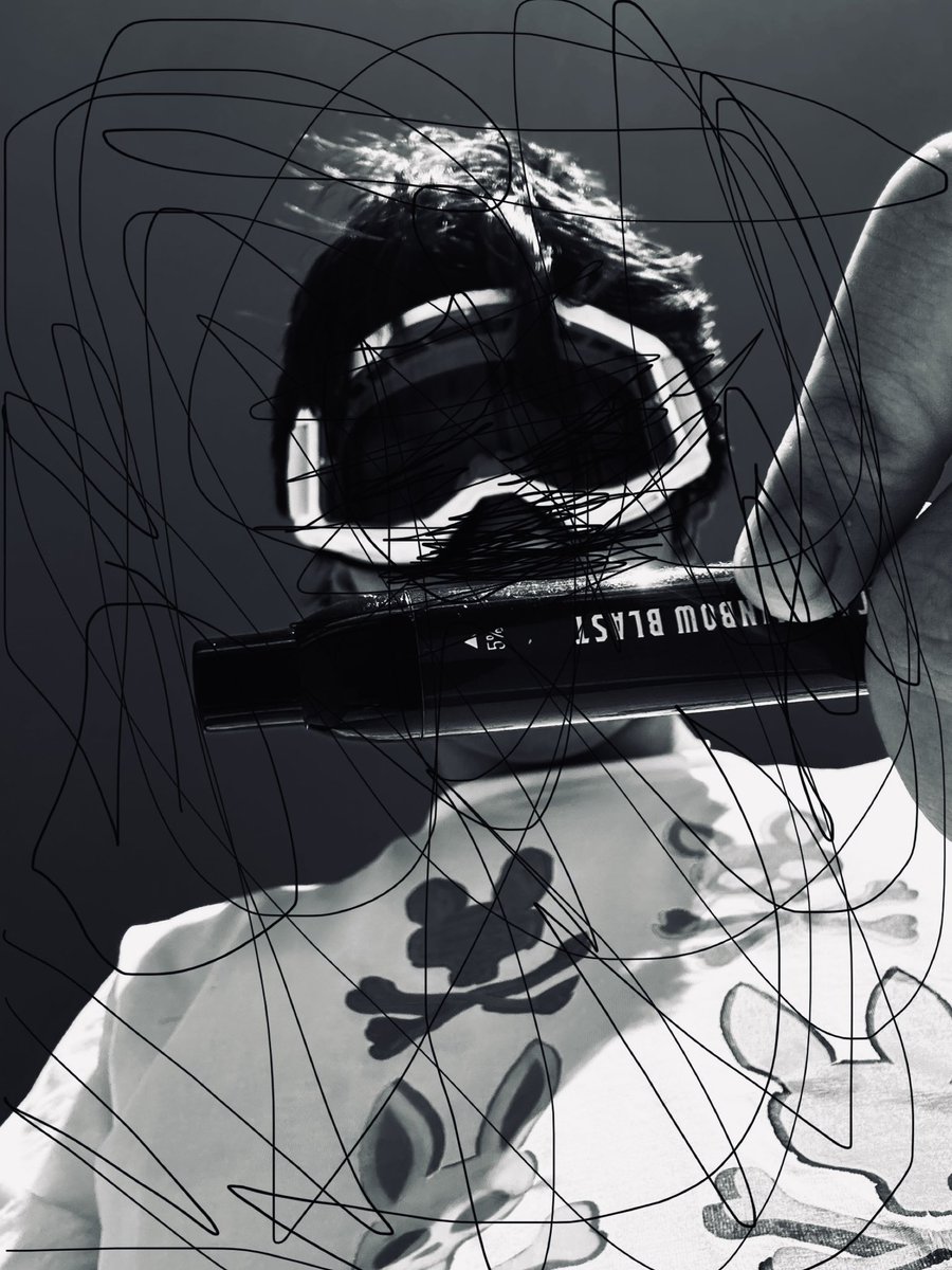 Champagne tweet media