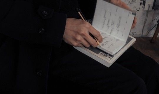 AcademiaDreams's tweet photo. “Romantic obsession is my first language. I live in a world of fantasies, infatuation and love poems. Sometimes I wonder if the yearning I’ve felt for others was more of a yearning for yearning itself.”

— Melissa Broder https://t.co/dALpX2jaEQ