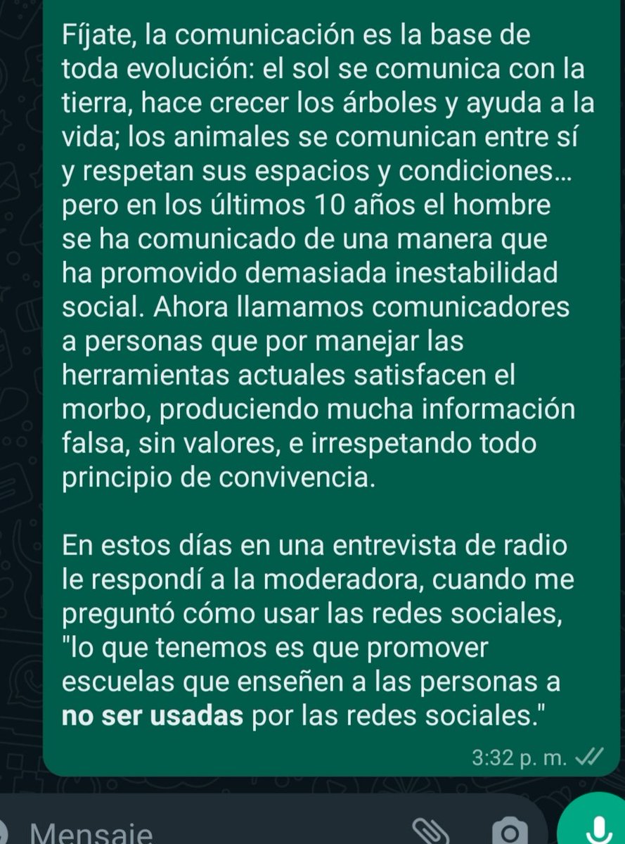 Las herramientas las crea el hombre para hacer su vida más fácil. Así lo pensó el que creó la dinamita, el cuchillo, y bueno! también el que creó las Redes Sociales. 
Las herramientas no son malas ni buenas, simplemente son, el malo es quien hace cosas malas con ellas.
#MetodoCOA