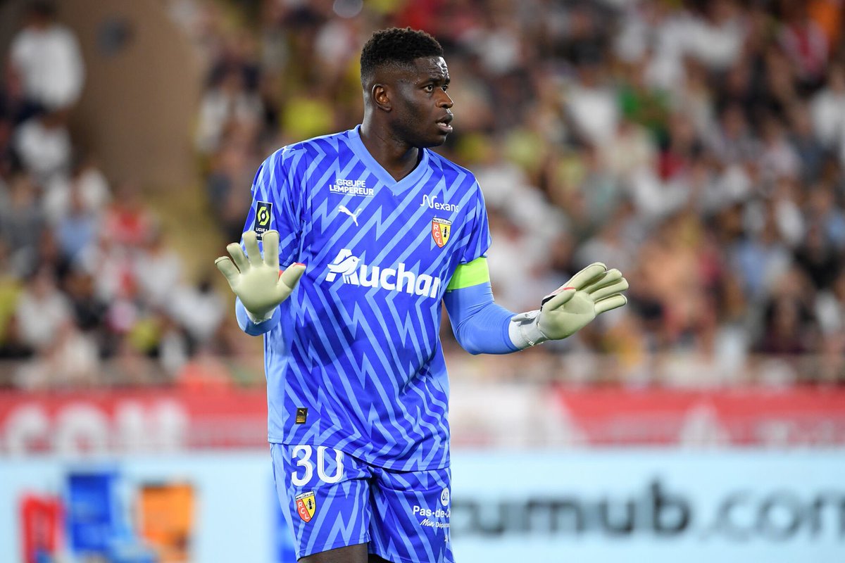 ActuFoot_'s tweet photo. Le RC Lens est en train de sombrer (0-3) face à Monaco. 😨

Les Sang et Or réalisent un début de saison catastrophique :

📉 17ème place ➕ Pire défense de Ligue 1, eux qui étaient quasi infranchissables la saison dernière. 😱 https://t.co/35YJLHyKBv