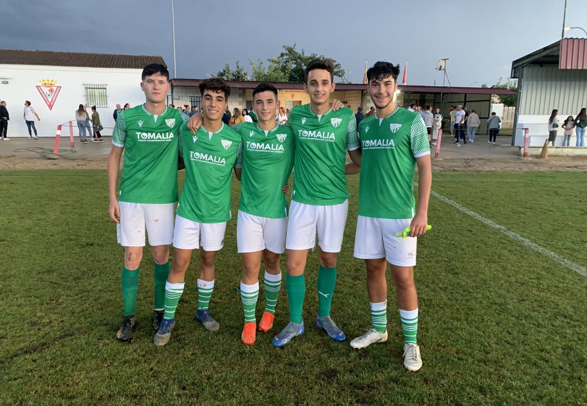 CDSantaAmalia's tweet photo. 🟢 Pretemporada 🟢

Seguimos superando partidos y cargándonos de minutos. Victoria para seguir trabajando y mejorando. Buena aportación de nuestros juveniles. 

Gracias al @CDValdehornillo por la invitación y toda la suerte para la temporada.

🔜 03/09 @OlympicCF 19:30 https://t.co/SUBHj5QjxA