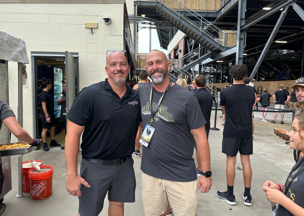 HueyMagoos's tweet photo. Exciting News! Huey Magoo's is now at the UCF Stadium! 🎉 Huge congratulations to the teams that made this partnership and execution happen. Catch the game and grab a taste of The Filet Mignon of Chicken®, the Official Chicken Tenders of the UCF Knights.
 
#HueyMagoos #UCFKnights https://t.co/aF28B41sYt