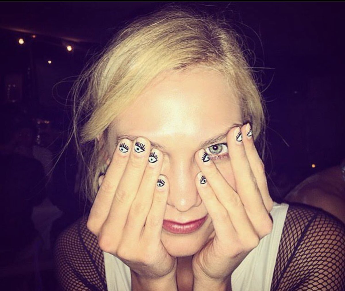 seven years ago today, karlie kloss via instagram:

“👁️🖖🏼👁️ see you @derekblasberg”

september 2, 2016