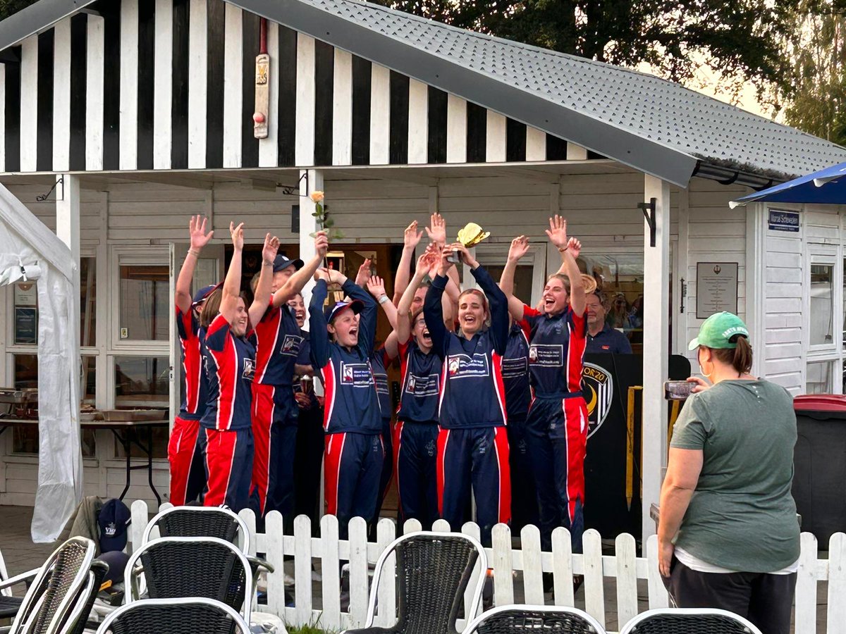 VoorburgCC's tweet photo. Na de titel in de 40 overs competitie wint VCC Vrouwen ook het landskampioenschap in de T20!

VCC wins the T20 league a week after winning the national title in the 40 overs championship!

🏏🥳 https://t.co/E6dYTzZpc9