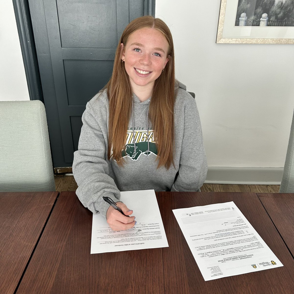 URWomensHockey's tweet photo. We are pleased to announce the signing of Meg Farmer from @WinnipegIceAAA for the 2024-25 season. The smooth skating defense woman will study Psychology at the U of R. Welcome, Meg! https://t.co/pjnaYJLtIM