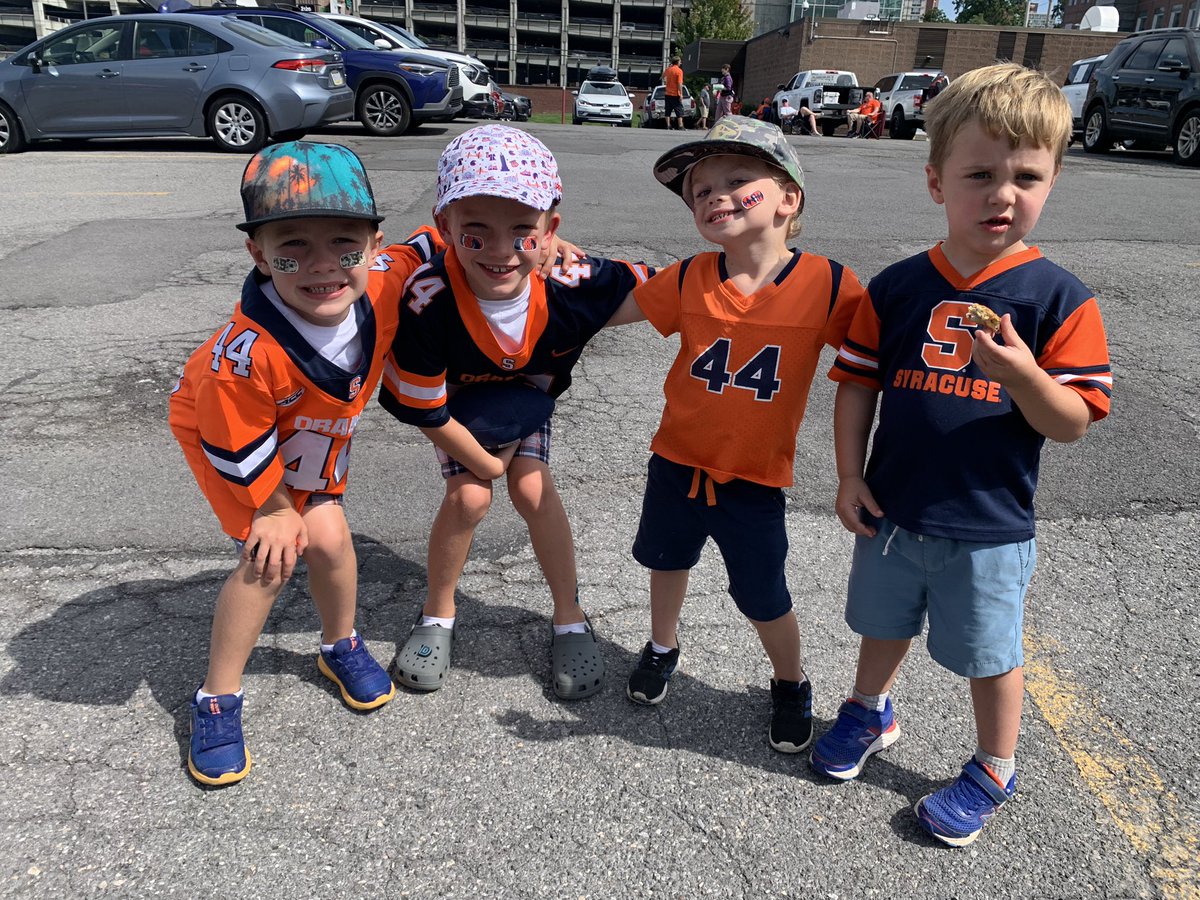 LKusy's tweet photo. Tailgating ! #cusesuperfans #cusesuperfan @CusePromos https://t.co/lrj1s2D7V8