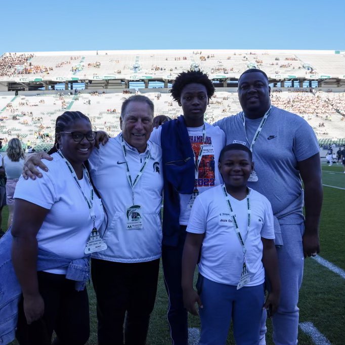 Quisdabeast29's tweet photo. Thank you @MSU_Basketball 💚🤍 https://t.co/wDuop9OTY4