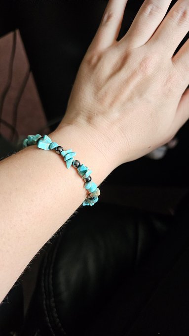 Bought a bracelet thought it was a good reward for cleaning all day! 1 hour left https://t.co/6Safu3<a href="/tag/cyberpunk2077"class="tags"><span>#cyberpunk2077</span></a>