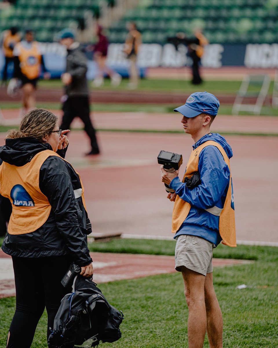 AndersonBobo_'s tweet image. My time at Florida has come to an end. Grateful for all the people I met here that have impacted me in so many different ways. From Gators Creative to GatorsTF. Thank you. I’m excited to announce my next role will be Creative Director for Oregon Track and Field! Go Ducks! 🦆