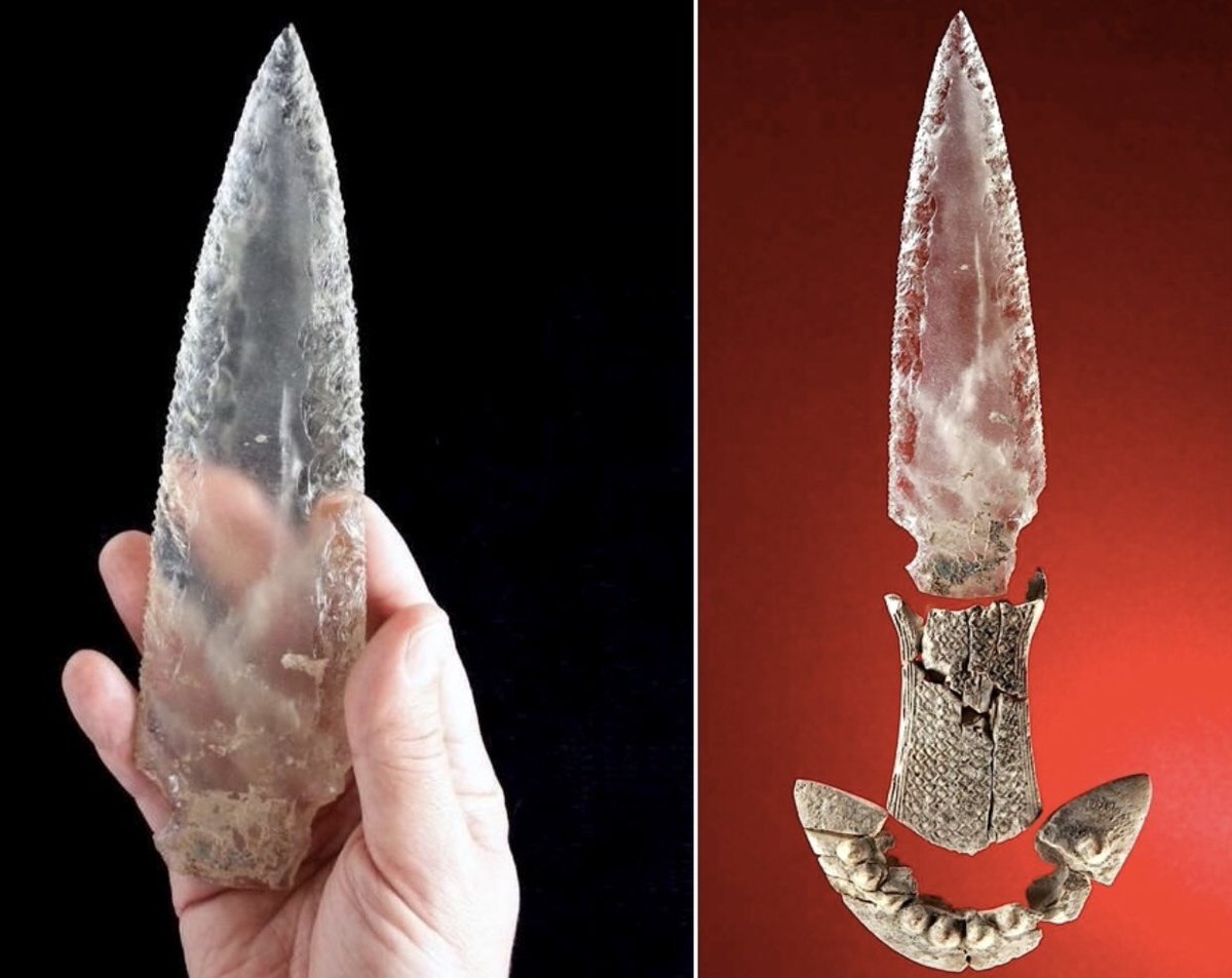 4500 yıllık kristal hançer, fildişi kabzalı.