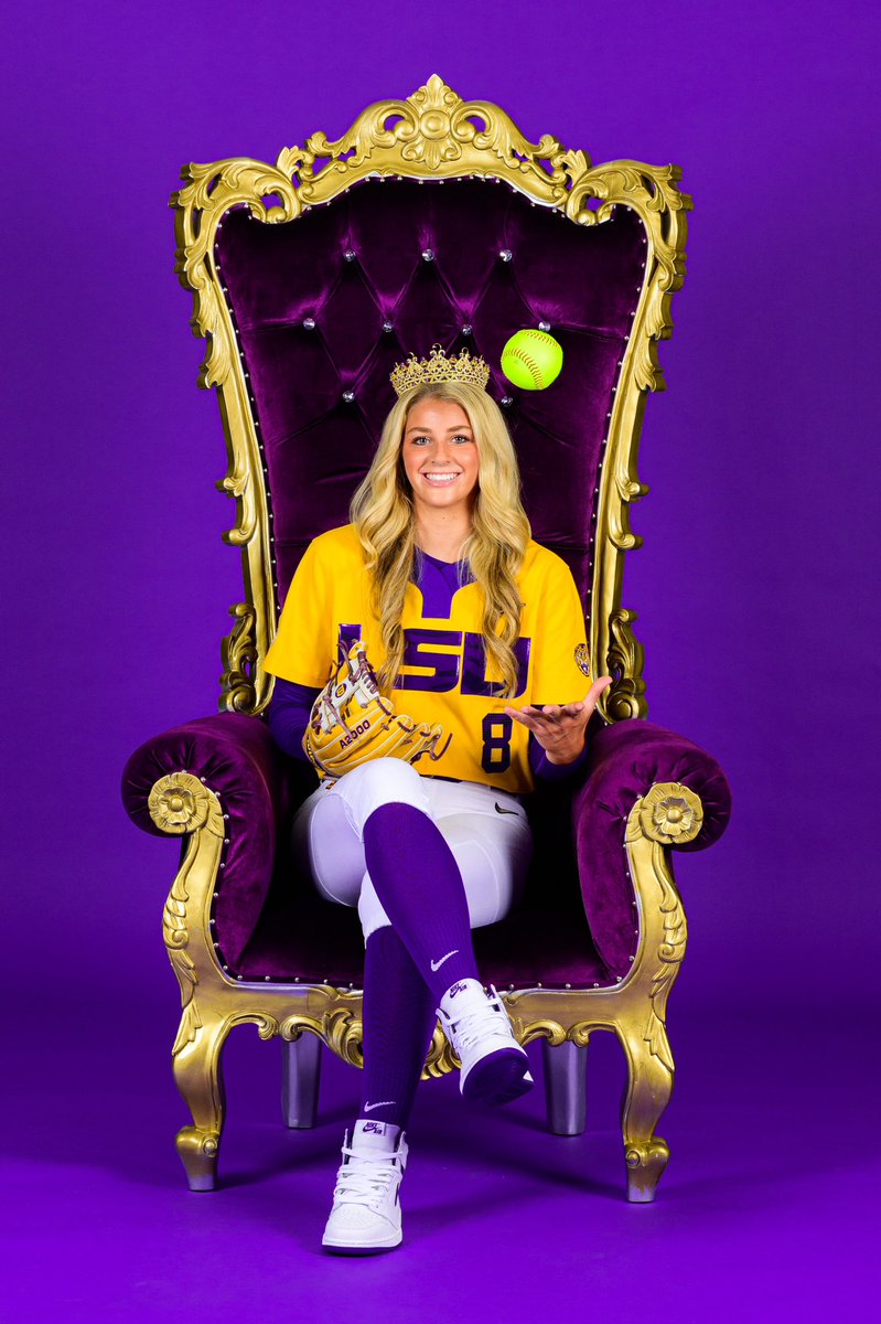 deal_cali's tweet photo. God is so GOOD!I’m so blessed to announce my commitment to Louisiana State University! I can’t thank the coaching staff enough for the opportunity they’ve provided me!! I can’t wait to be a tiger!! LET’S GEAUX!💛💜 @LSUsoftball @BethTorina @CoachNealPT @HWDobson @LSU_SandraMoton https://t.co/uhkt8oFQre