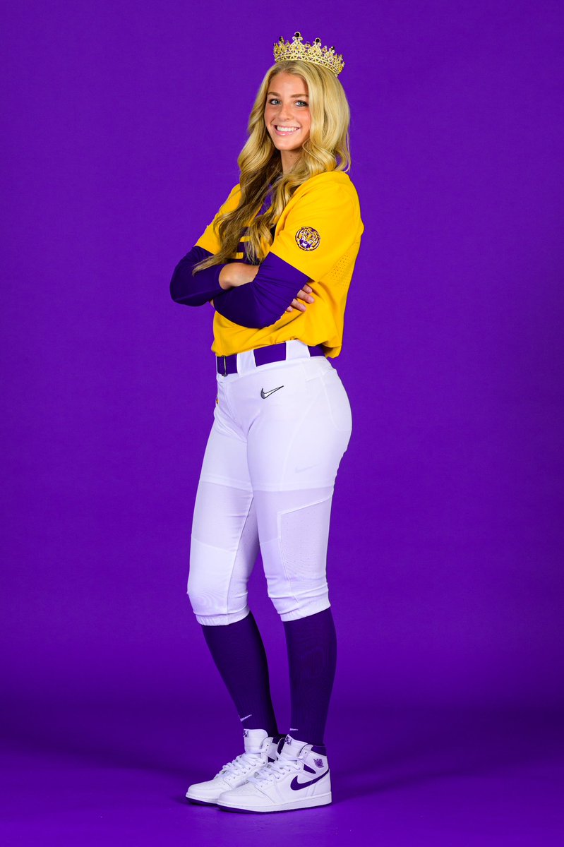 God is so GOOD!I’m so blessed to announce my commitment to Louisiana State University! I can’t thank the coaching staff enough for the opportunity they’ve provided me!! I can’t wait to be a tiger!! LET’S GEAUX!💛💜 @LSUsoftball @BethTorina @CoachNealPT @HWDobson @LSU_SandraMoton