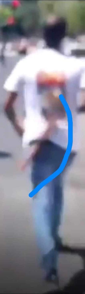 realyonaswoldu's tweet photo. .@IsraeliPM  watch this video.

The evidence is clear.

The people in this video attacking the 2 protesters are Eritrean Government supports. Review the evidence. https://t.co/Bsek1fnyua